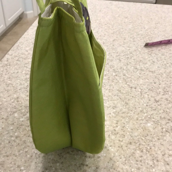 Lime green silk bag with brown floral button - Picture 8 of 8